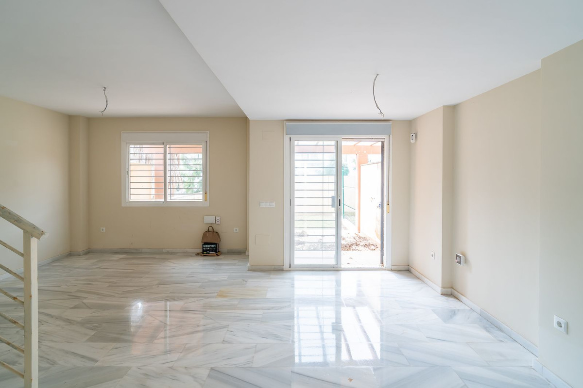 4 Bed Townhouse for sale in Calahonda Costa Del Sol, Málaga, Spain