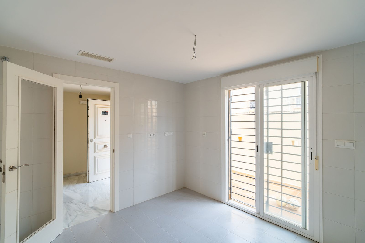 4 Bed Townhouse for sale in Calahonda Costa Del Sol, Málaga, Spain