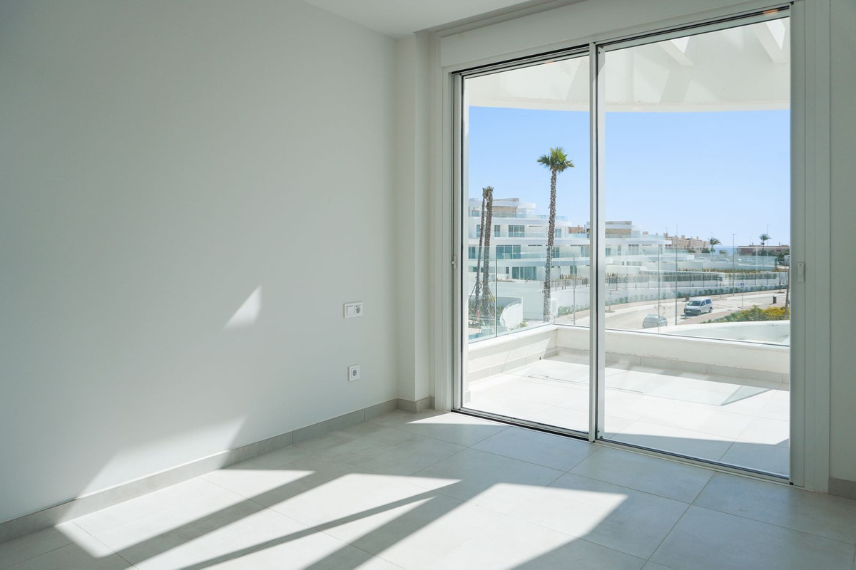 Se vende Apartamento Planta Media de 3 dormitorios en Costa Del Sol, Málaga, España