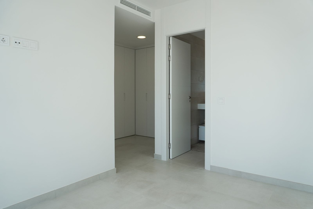 Se vende Apartamento Planta Media de 3 dormitorios en Costa Del Sol, Málaga, España