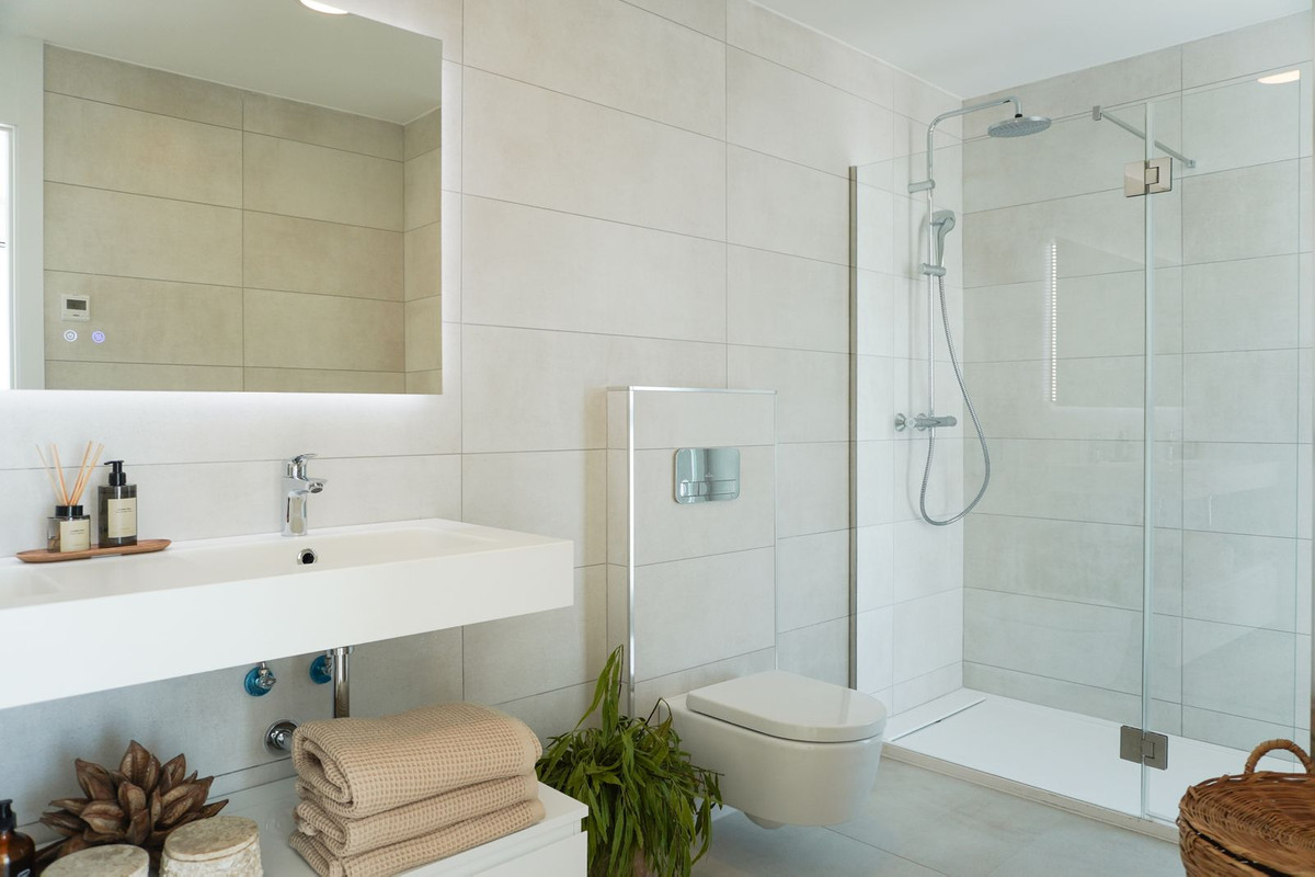 Se vende Apartamento Planta Media de 3 dormitorios en Costa Del Sol, Málaga, España