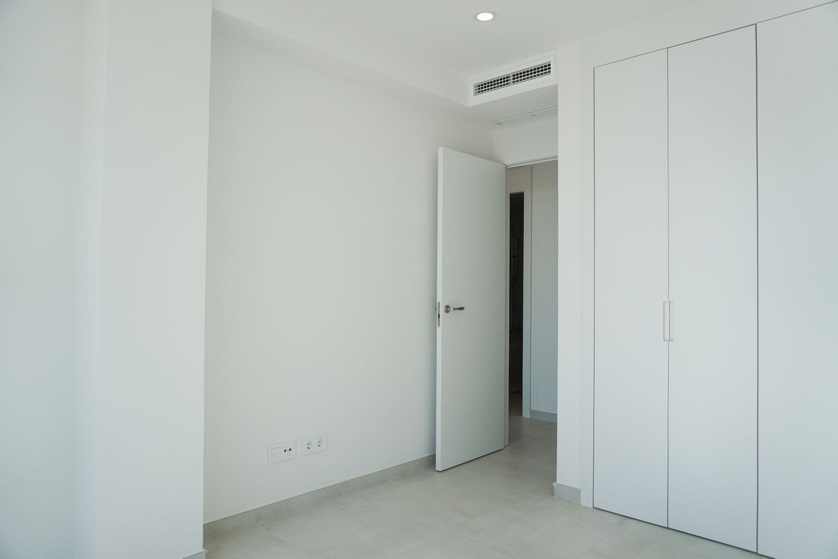 Se vende Apartamento Planta Media de 3 dormitorios en Costa Del Sol, Málaga, España
