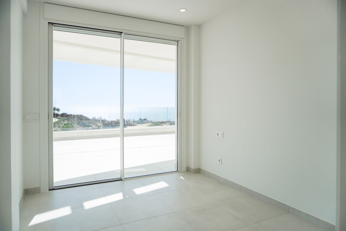Se vende Apartamento Planta Media de 3 dormitorios en Costa Del Sol, Málaga, España