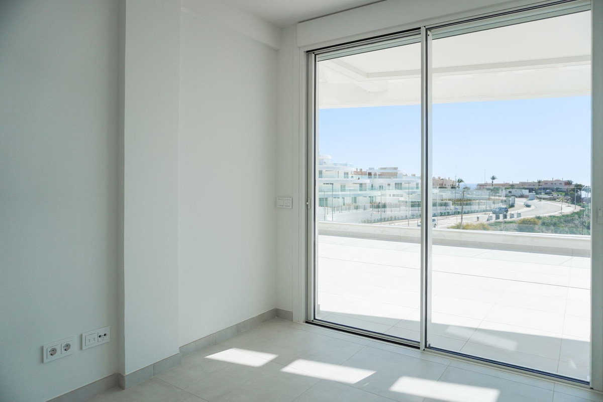 Se vende Apartamento Planta Media de 3 dormitorios en Costa Del Sol, Málaga, España