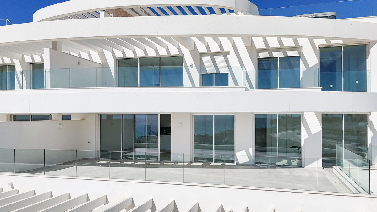 Se vende Apartamento Planta Media de 3 dormitorios en Costa Del Sol, Málaga, España