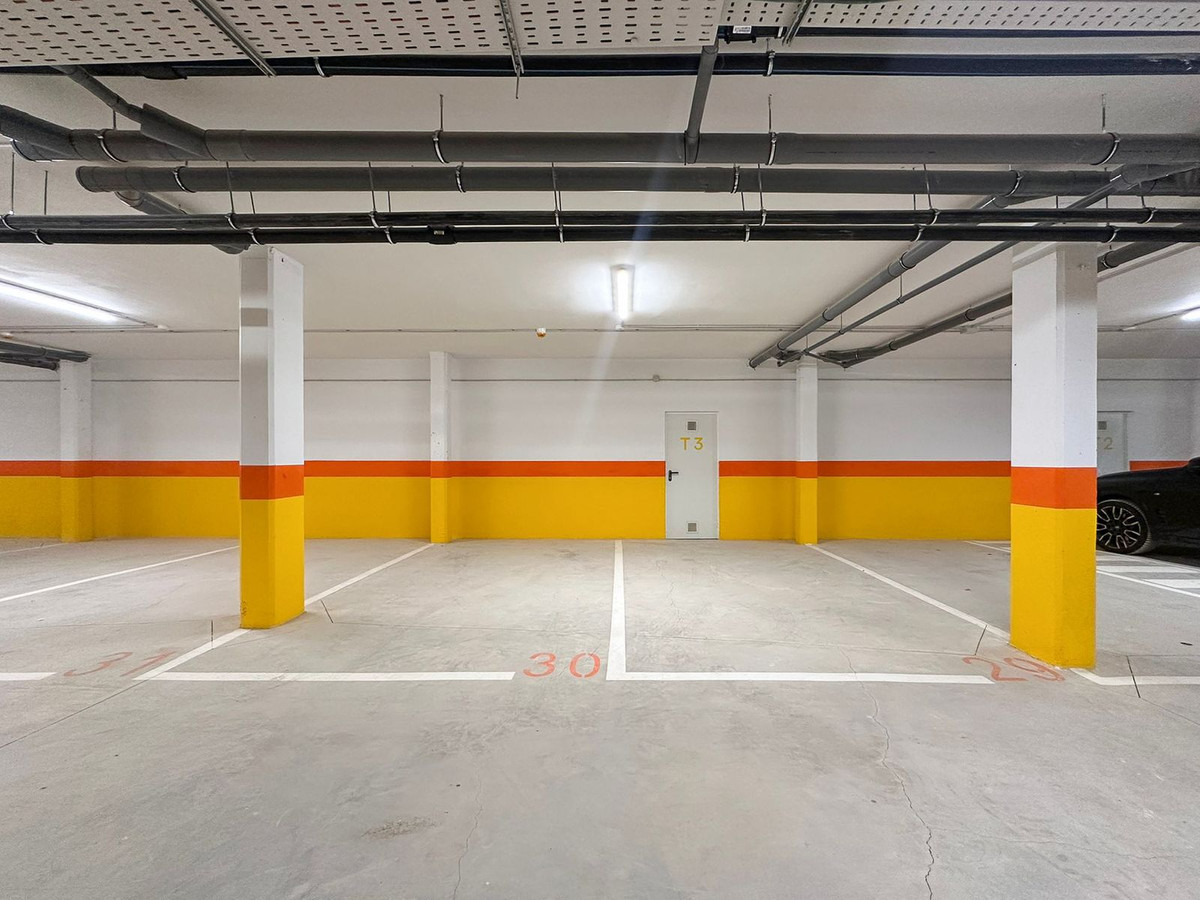 Se vende Apartamento Planta Media de 3 dormitorios en Costa Del Sol, Málaga, España