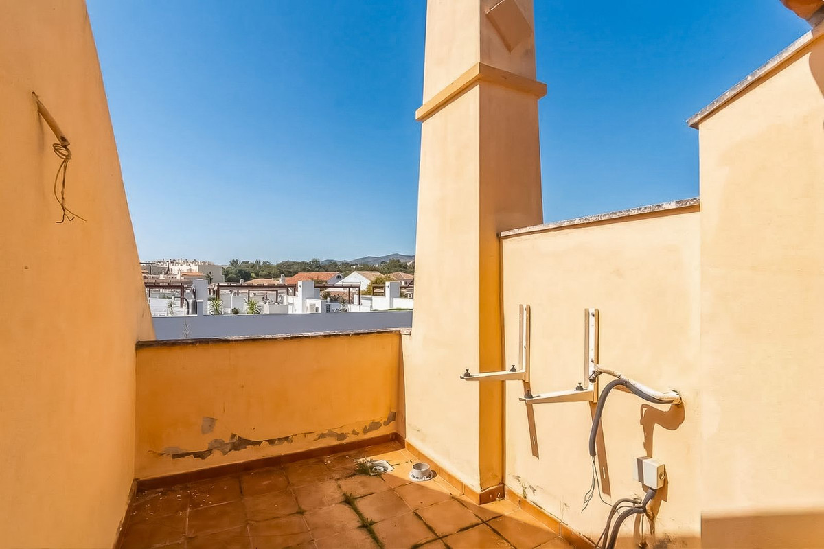 4 Bed Townhouse for sale in Calahonda Costa Del Sol, Málaga, Spain