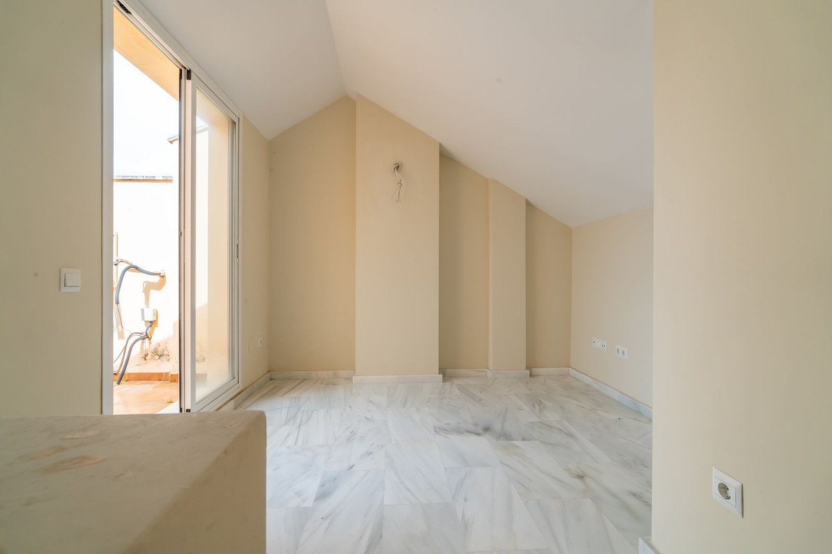 4 Bed Townhouse for sale in Calahonda Costa Del Sol, Málaga, Spain