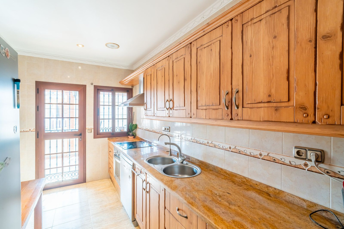 Se vende Villa - Chalet de 5 dormitorios en Costa Del Sol, Málaga, España