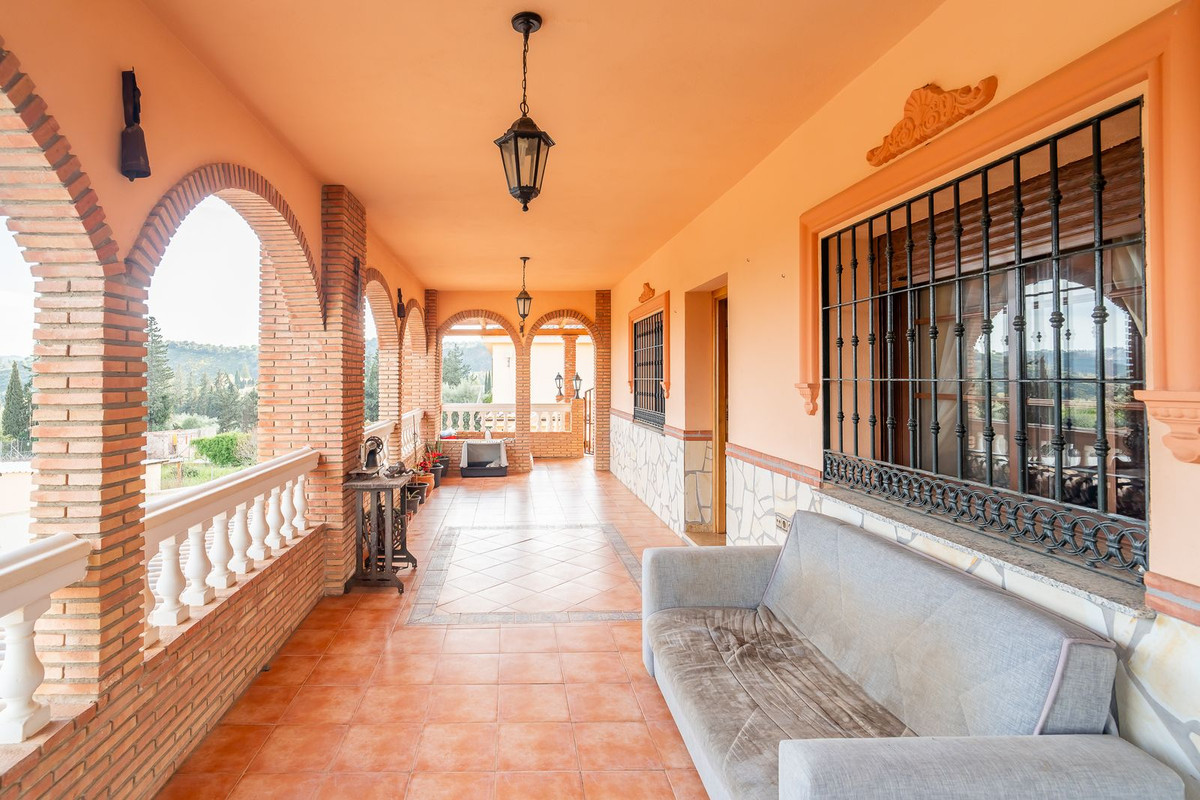 Se vende Villa - Chalet de 5 dormitorios en Costa Del Sol, Málaga, España