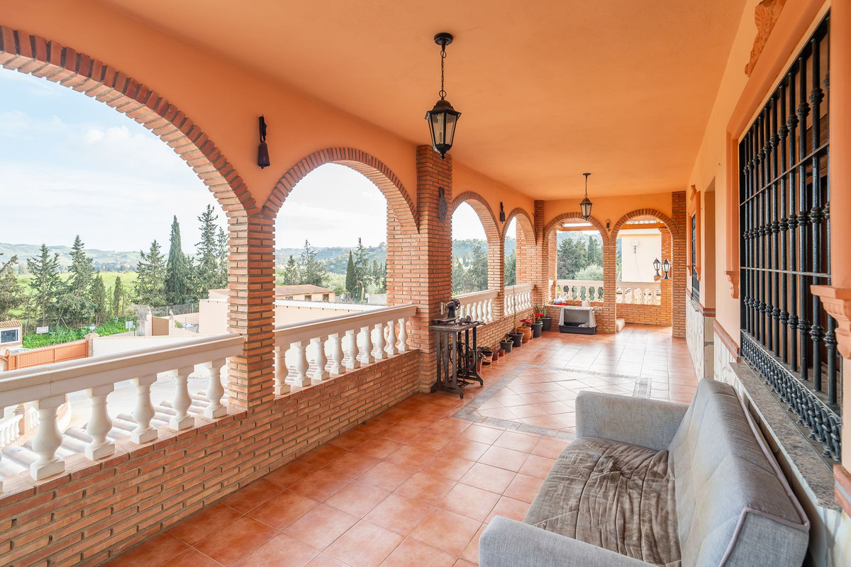 Se vende Villa - Chalet de 5 dormitorios en Costa Del Sol, Málaga, España