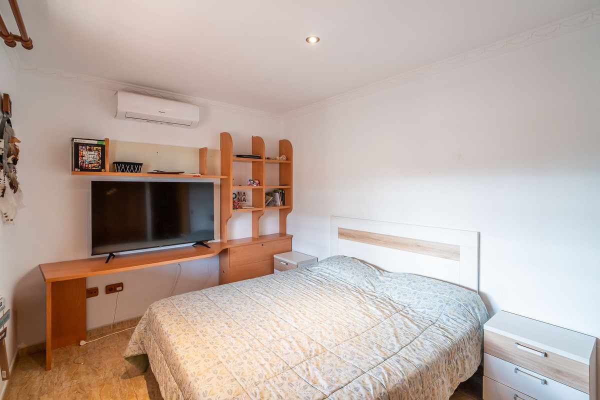 Se vende Villa - Chalet de 5 dormitorios en Costa Del Sol, Málaga, España