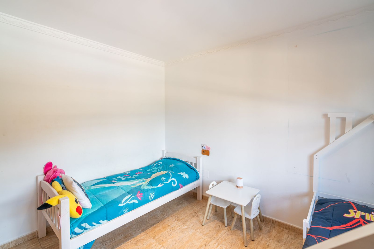 Se vende Villa - Chalet de 5 dormitorios en Costa Del Sol, Málaga, España