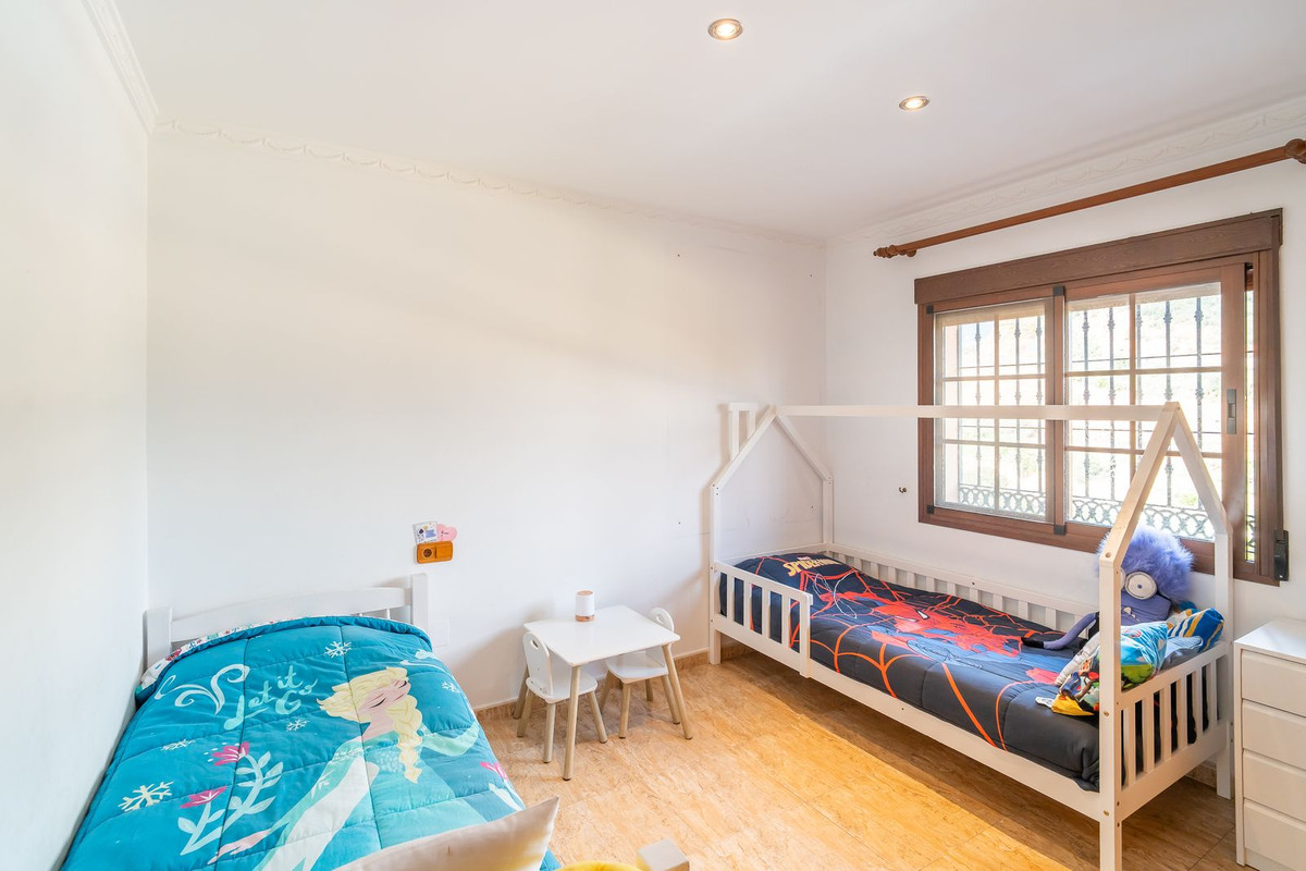 Se vende Villa - Chalet de 5 dormitorios en Costa Del Sol, Málaga, España