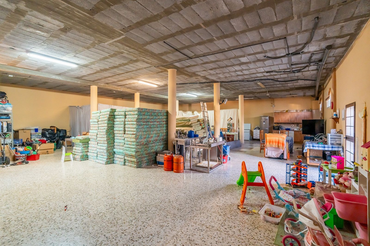 Se vende Villa - Chalet de 5 dormitorios en Costa Del Sol, Málaga, España