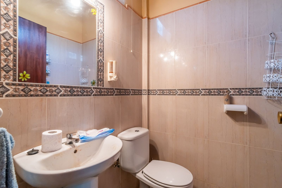 Se vende Villa - Chalet de 5 dormitorios en Costa Del Sol, Málaga, España