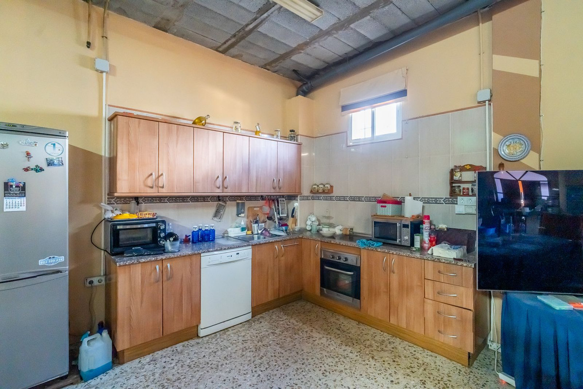 Se vende Villa - Chalet de 5 dormitorios en Costa Del Sol, Málaga, España