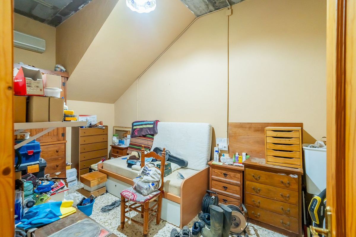 Se vende Villa - Chalet de 5 dormitorios en Costa Del Sol, Málaga, España