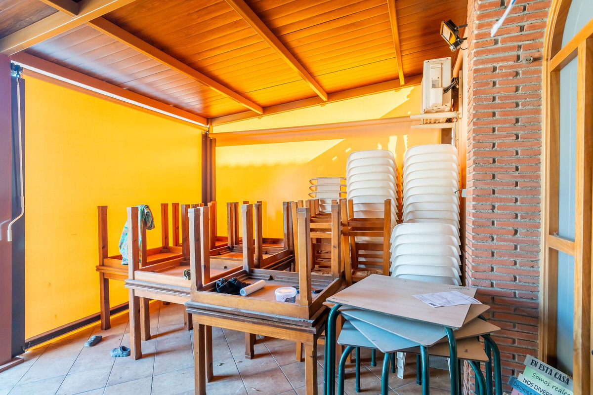 Se vende Villa - Chalet de 5 dormitorios en Costa Del Sol, Málaga, España