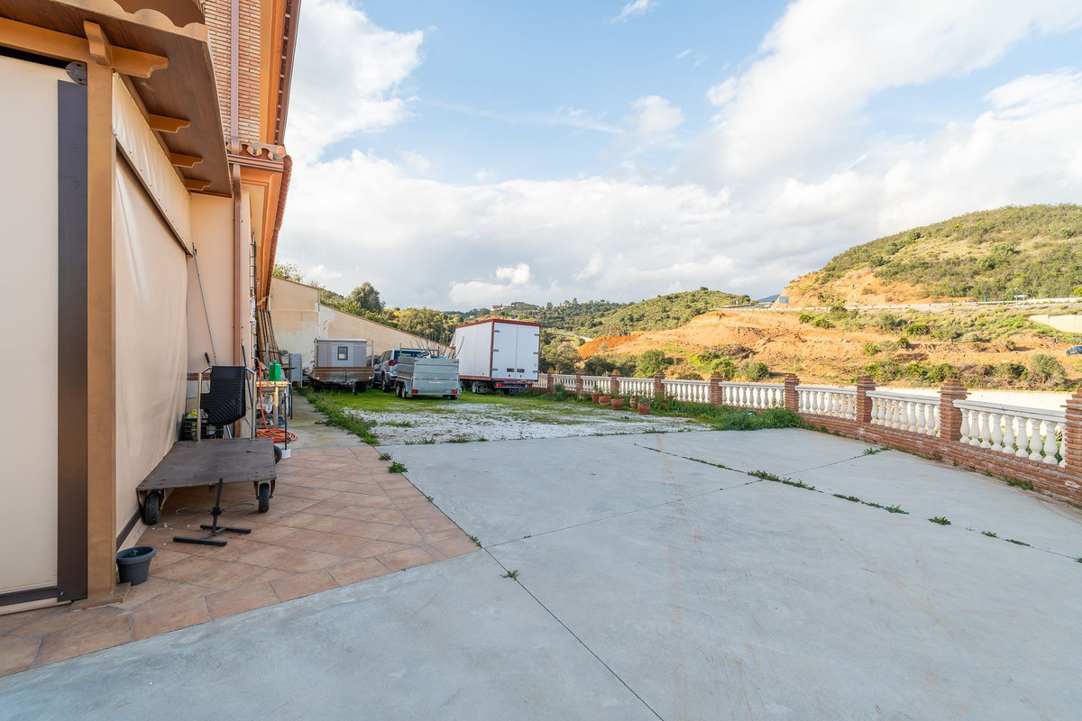 Se vende Villa - Chalet de 5 dormitorios en Costa Del Sol, Málaga, España