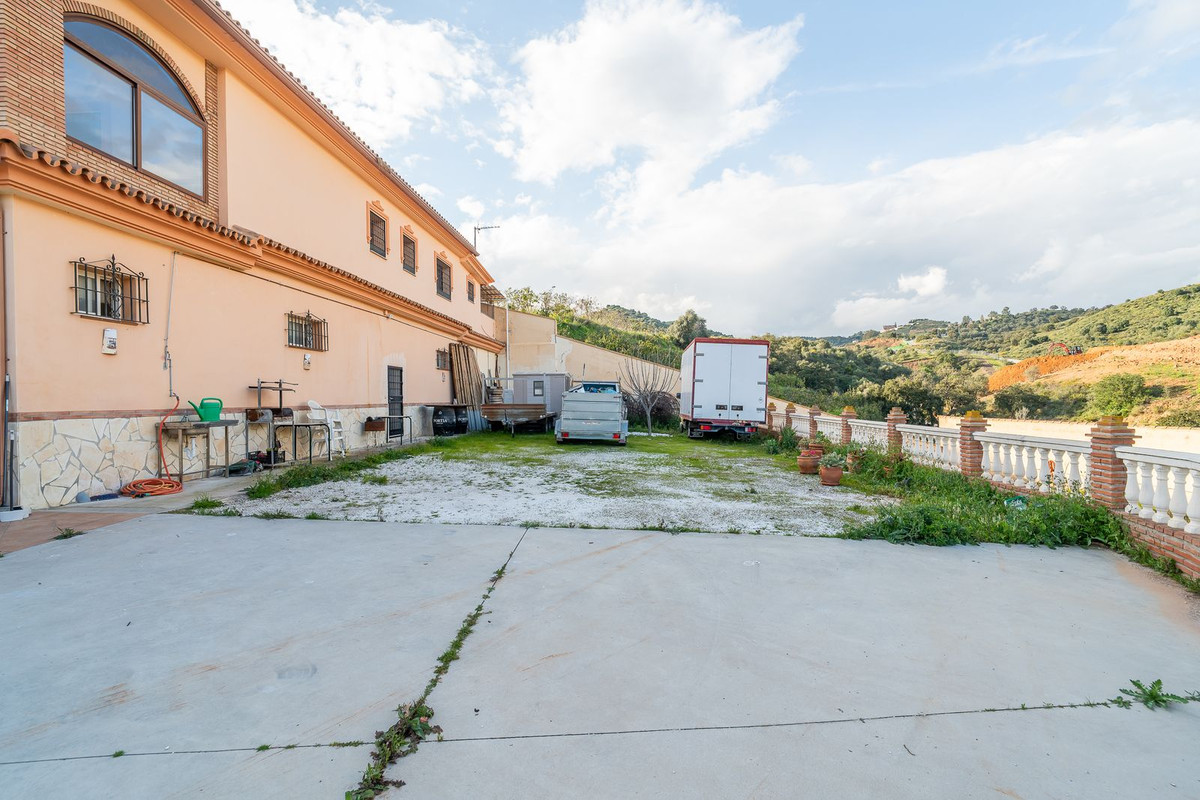 Se vende Villa - Chalet de 5 dormitorios en Costa Del Sol, Málaga, España
