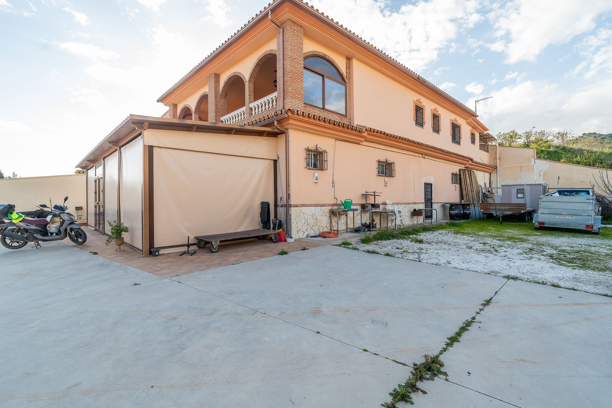 Se vende Villa - Chalet de 5 dormitorios en Costa Del Sol, Málaga, España