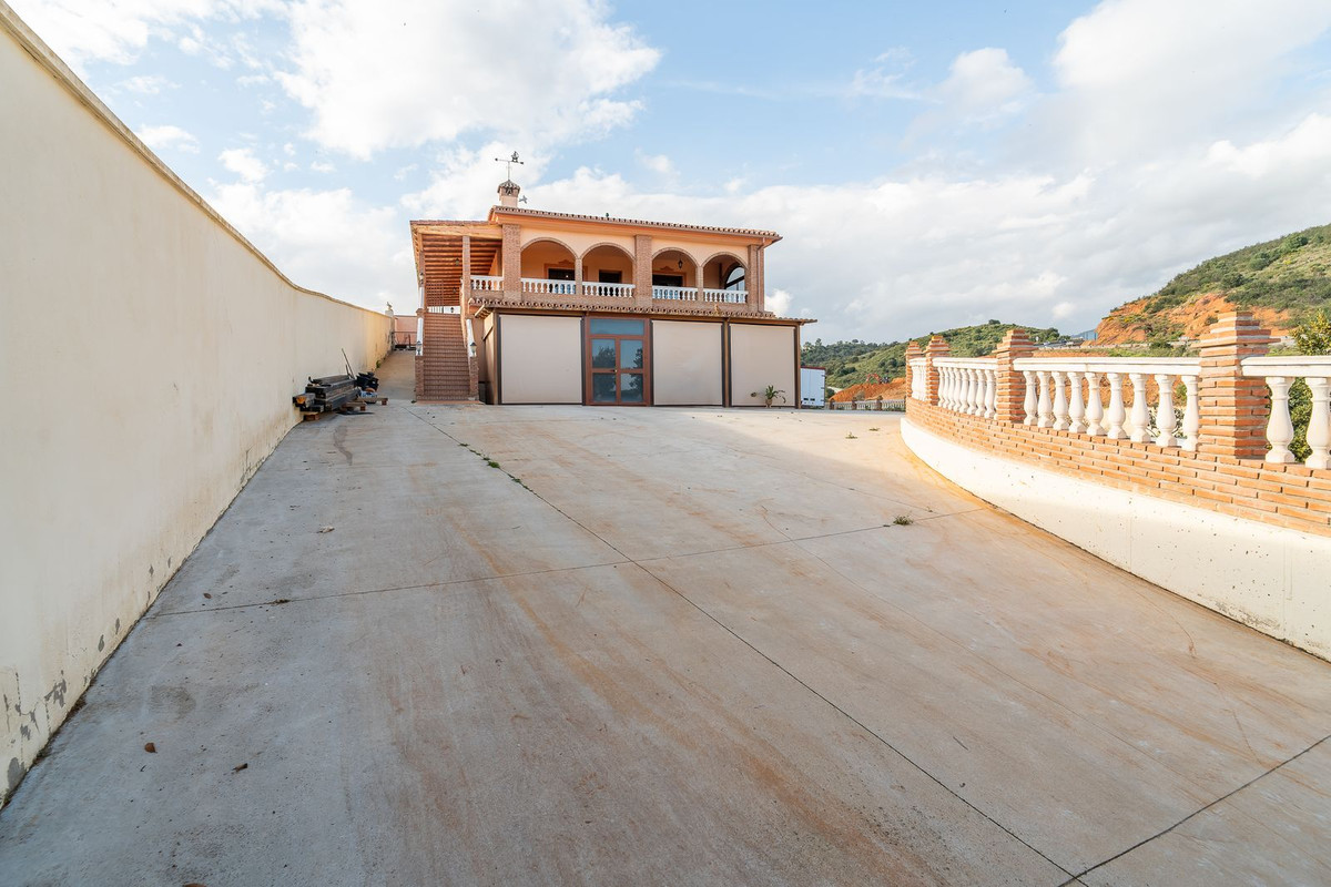 Se vende Villa - Chalet de 5 dormitorios en Costa Del Sol, Málaga, España