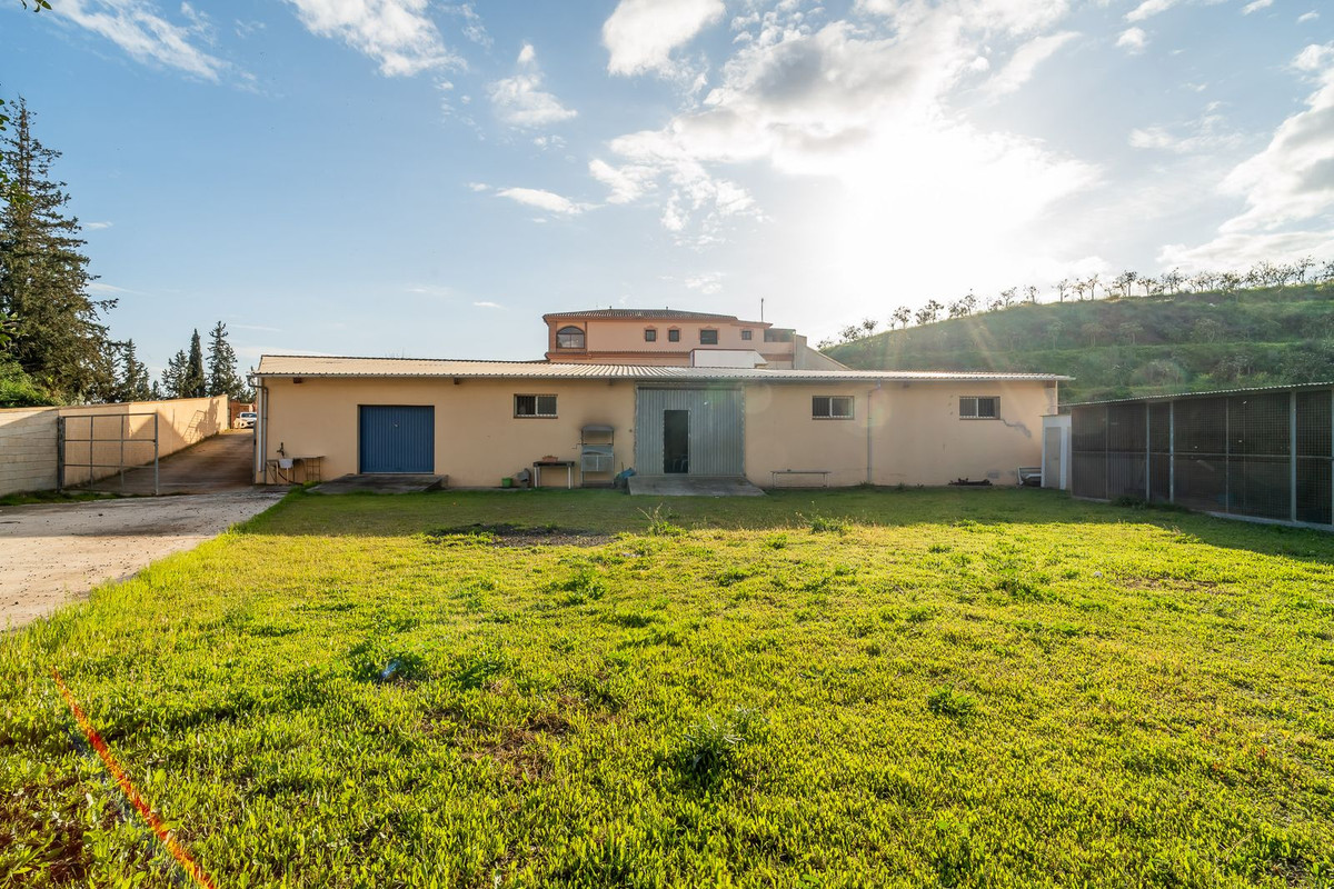 Se vende Villa - Chalet de 5 dormitorios en Costa Del Sol, Málaga, España