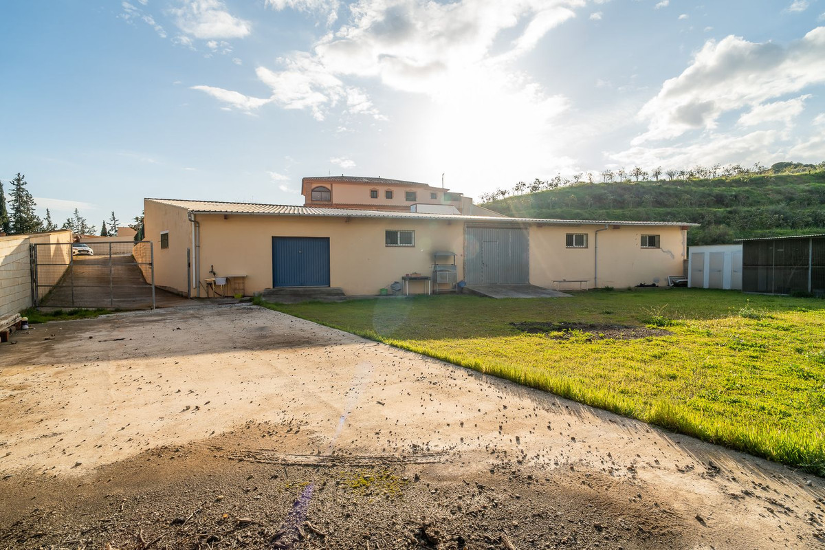 Se vende Villa - Chalet de 5 dormitorios en Costa Del Sol, Málaga, España