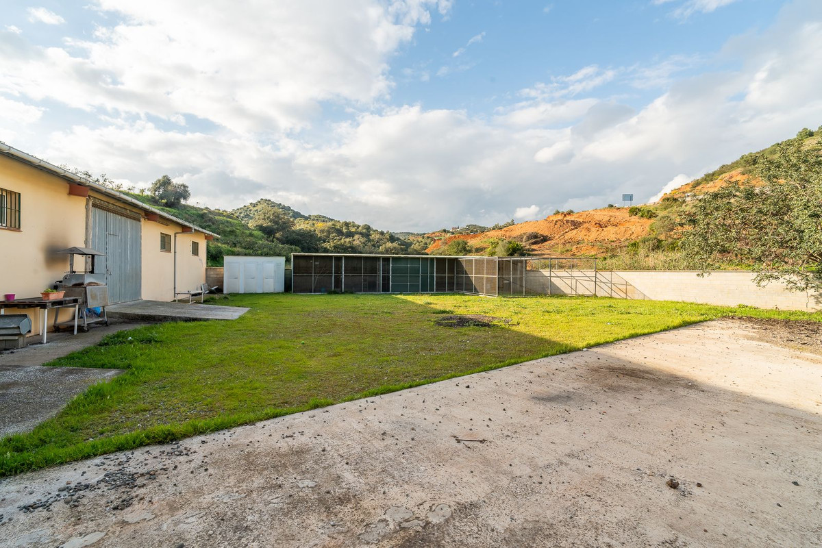 Se vende Villa - Chalet de 5 dormitorios en Costa Del Sol, Málaga, España
