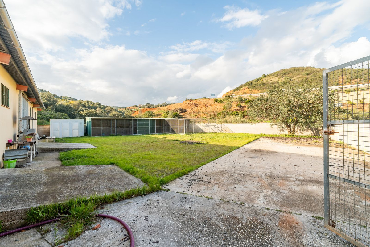 Se vende Villa - Chalet de 5 dormitorios en Costa Del Sol, Málaga, España