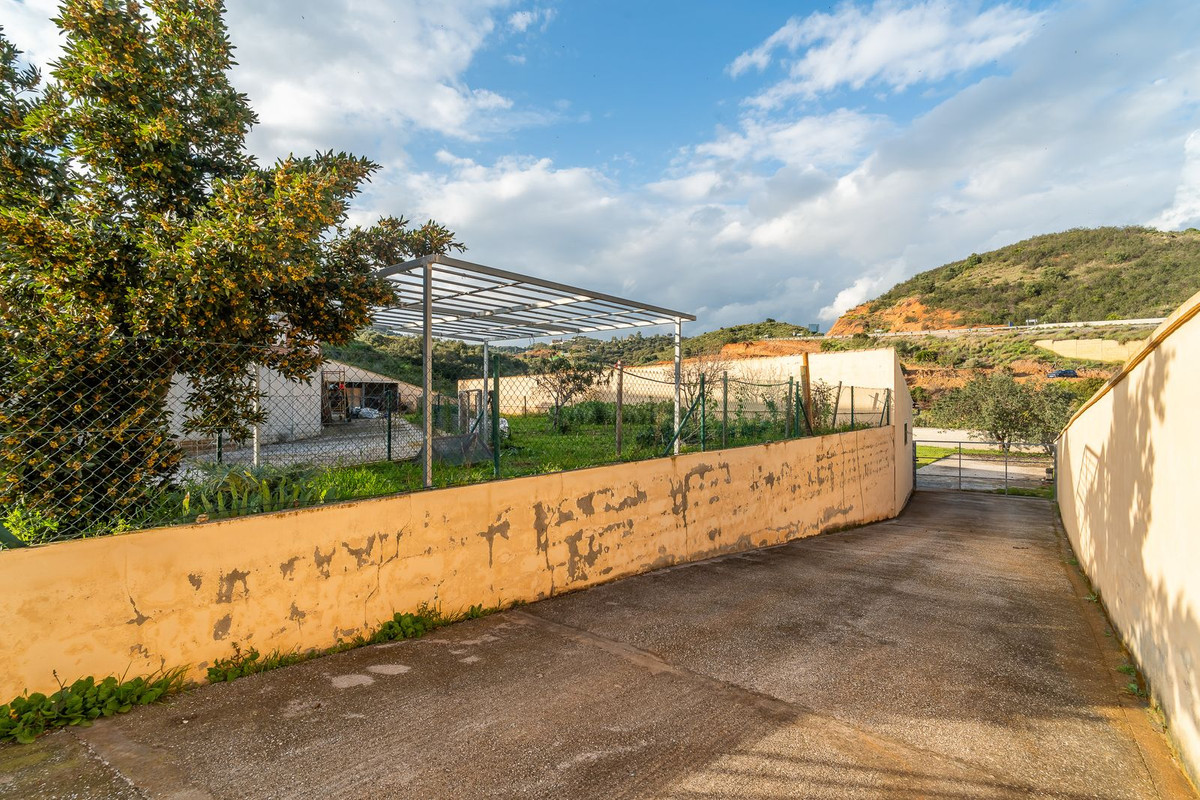 Se vende Villa - Chalet de 5 dormitorios en Costa Del Sol, Málaga, España