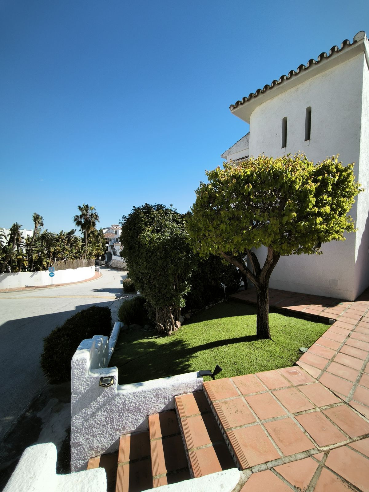 5 Bed Townhouse for sale in Cerros Del Aguila Costa Del Sol, Málaga, Spain