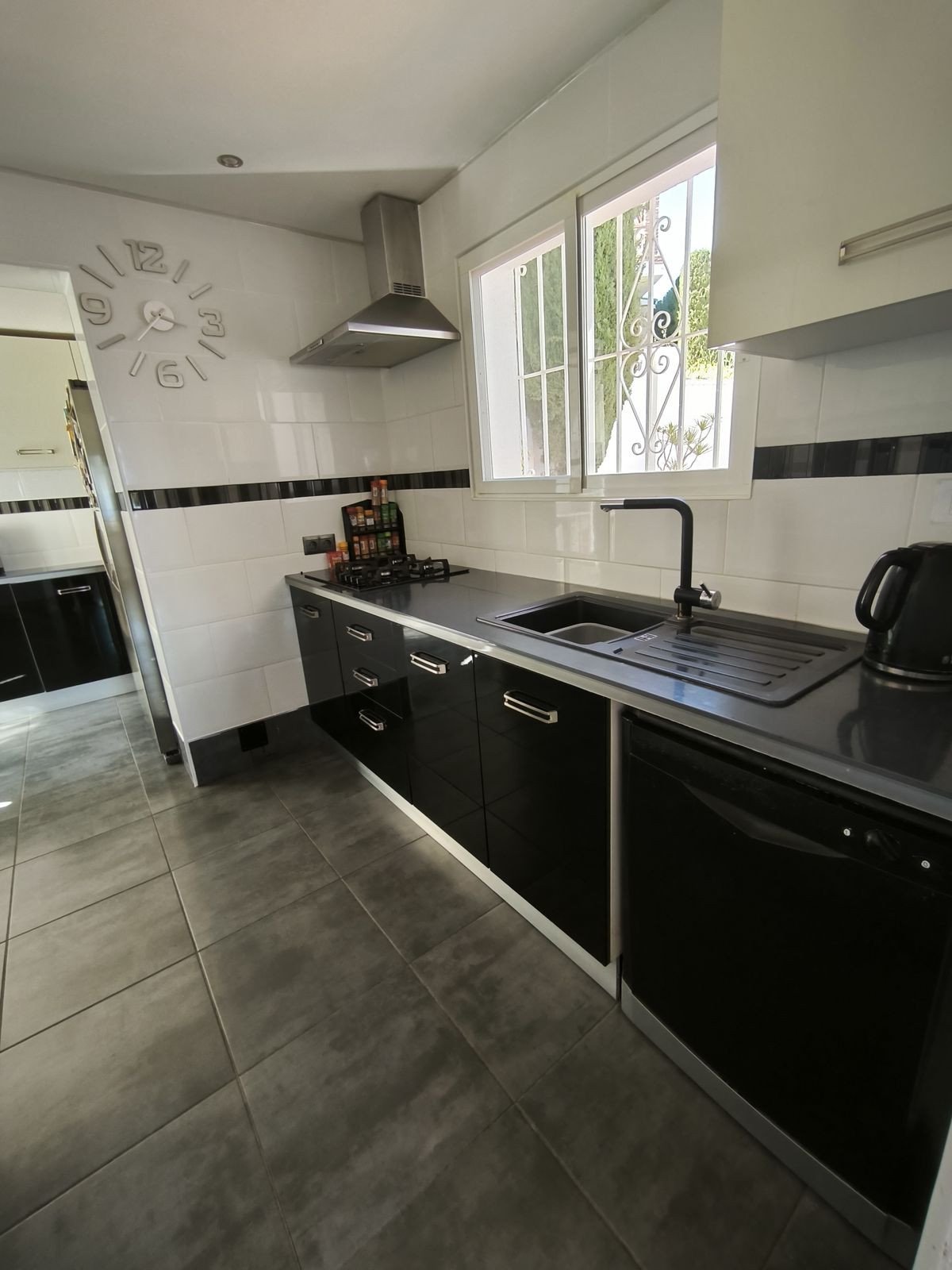 5 Bed Townhouse for sale in Cerros Del Aguila Costa Del Sol, Málaga, Spain