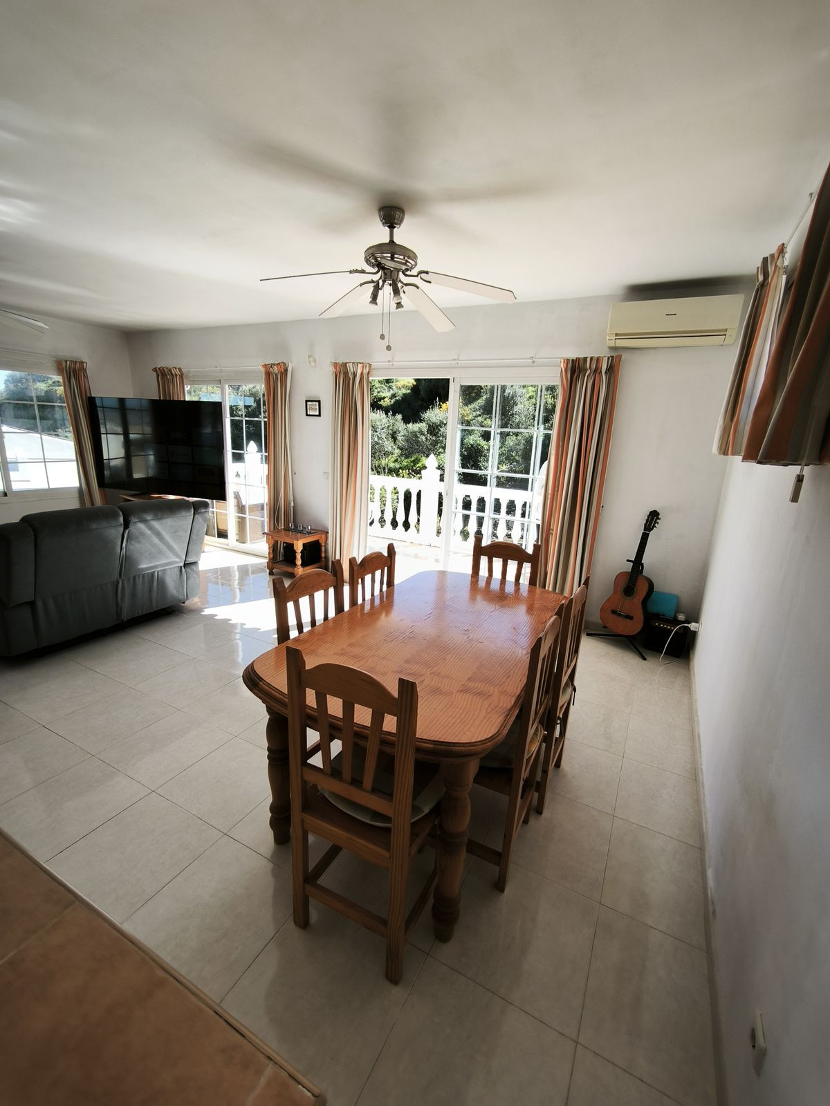 5 Bed Townhouse for sale in Cerros Del Aguila Costa Del Sol, Málaga, Spain