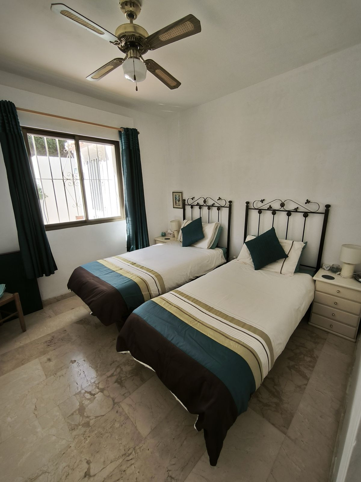 5 Bed Townhouse for sale in Cerros Del Aguila Costa Del Sol, Málaga, Spain