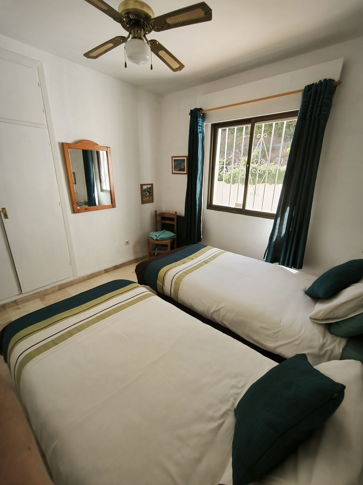 5 Bed Townhouse for sale in Cerros Del Aguila Costa Del Sol, Málaga, Spain