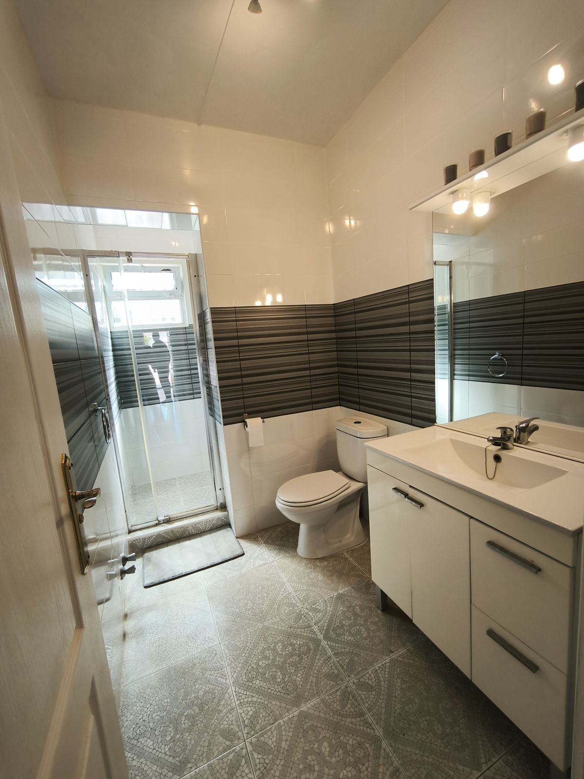 5 Bed Townhouse for sale in Cerros Del Aguila Costa Del Sol, Málaga, Spain