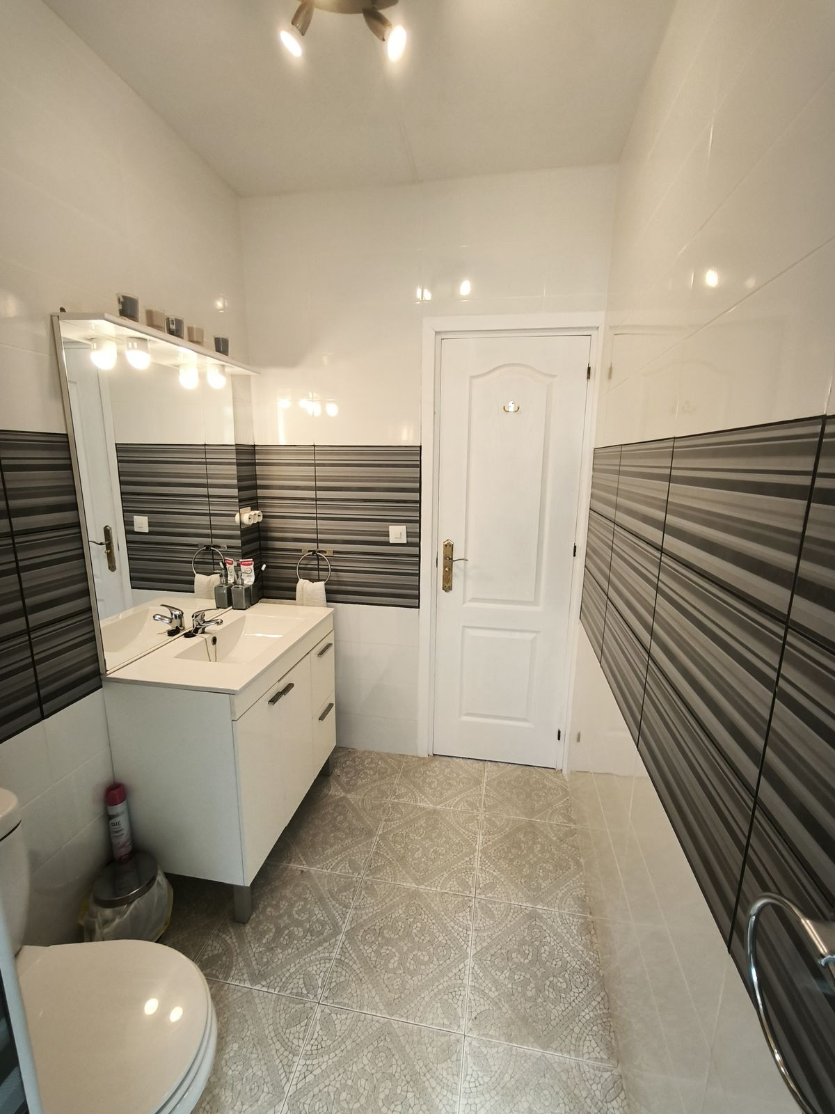 5 Bed Townhouse for sale in Cerros Del Aguila Costa Del Sol, Málaga, Spain