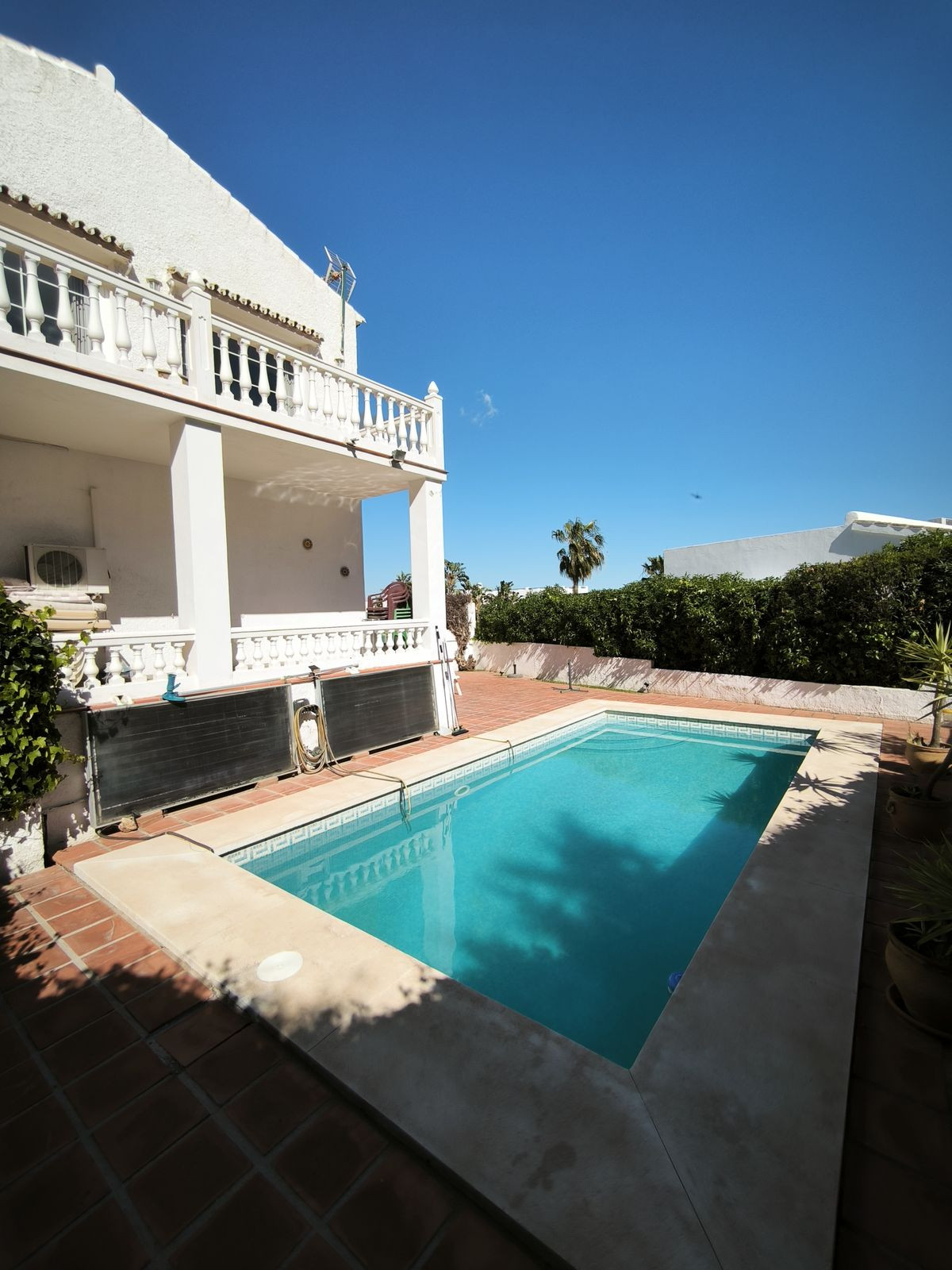 5 Bed Townhouse for sale in Cerros Del Aguila Costa Del Sol, Málaga, Spain