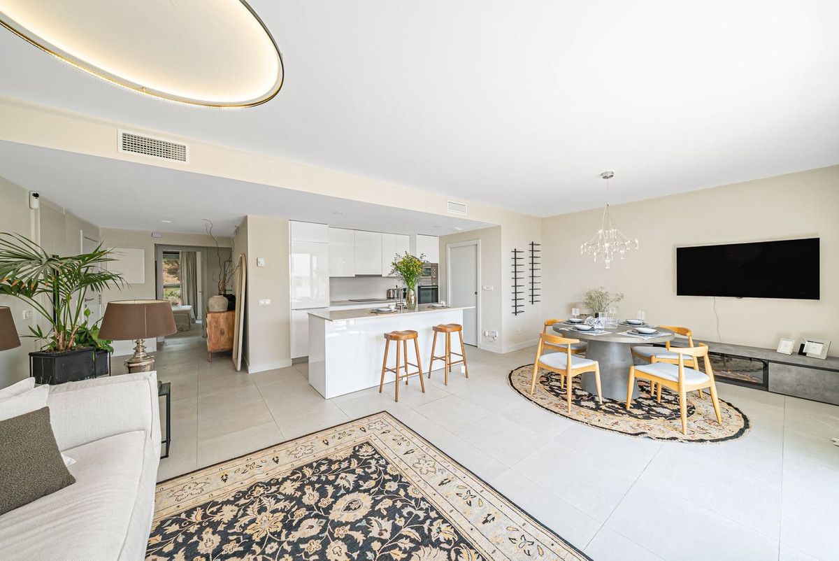 3 Bed Apartment for sale in Estepona Costa Del Sol, Málaga, Spain