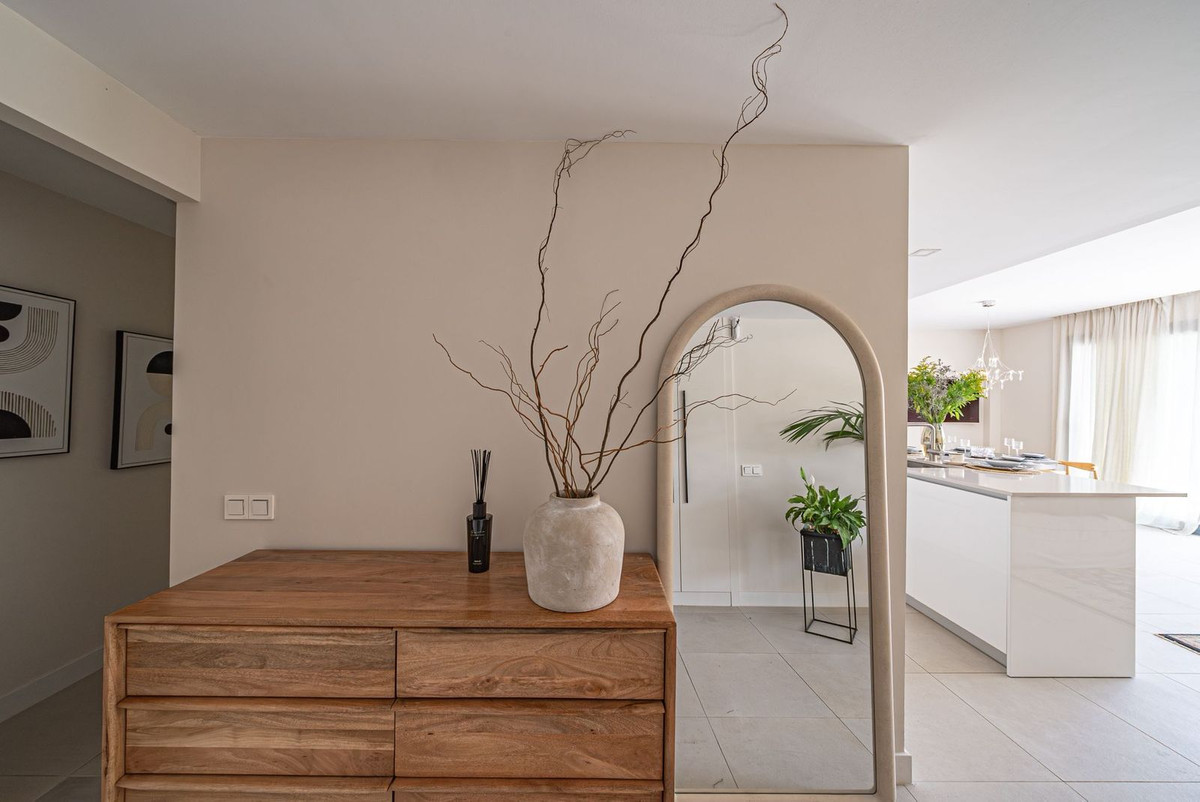 3 Bed Apartment for sale in Estepona Costa Del Sol, Málaga, Spain