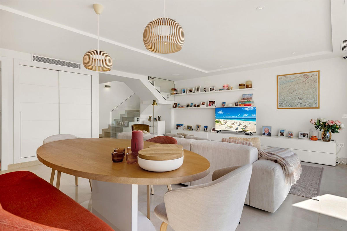 3 Bed Apartment for sale in Nueva Andalucía Costa Del Sol, Málaga, Spain