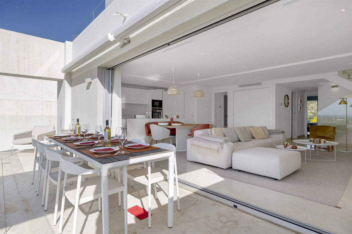 3 Bed Apartment for sale in Nueva Andalucía Costa Del Sol, Málaga, Spain