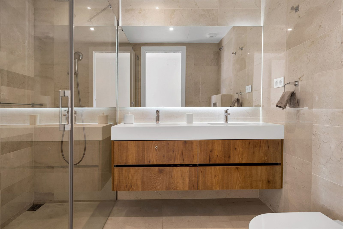 3 Bed Apartment for sale in Nueva Andalucía Costa Del Sol, Málaga, Spain