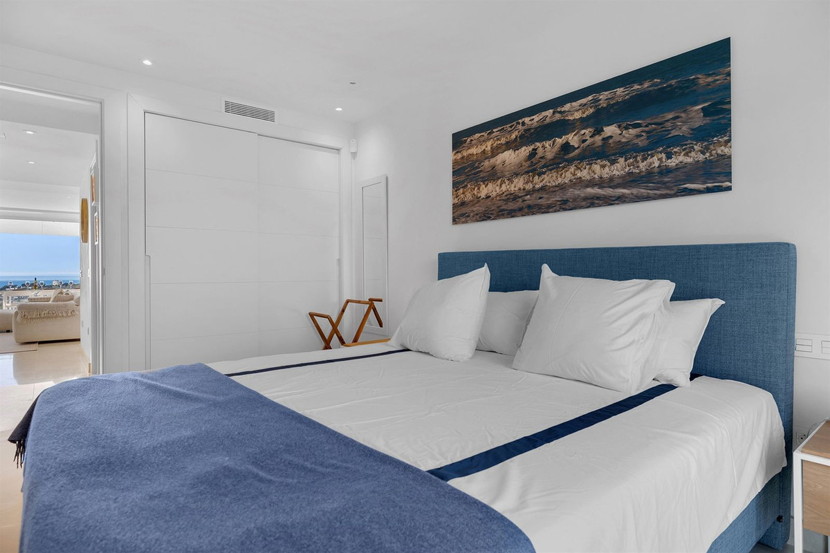 3 Bed Apartment for sale in Nueva Andalucía Costa Del Sol, Málaga, Spain