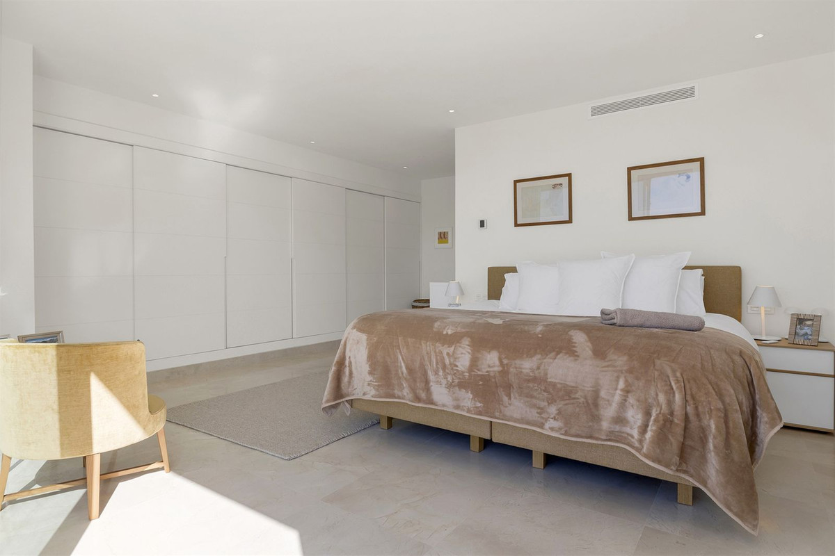 3 Bed Apartment for sale in Nueva Andalucía Costa Del Sol, Málaga, Spain