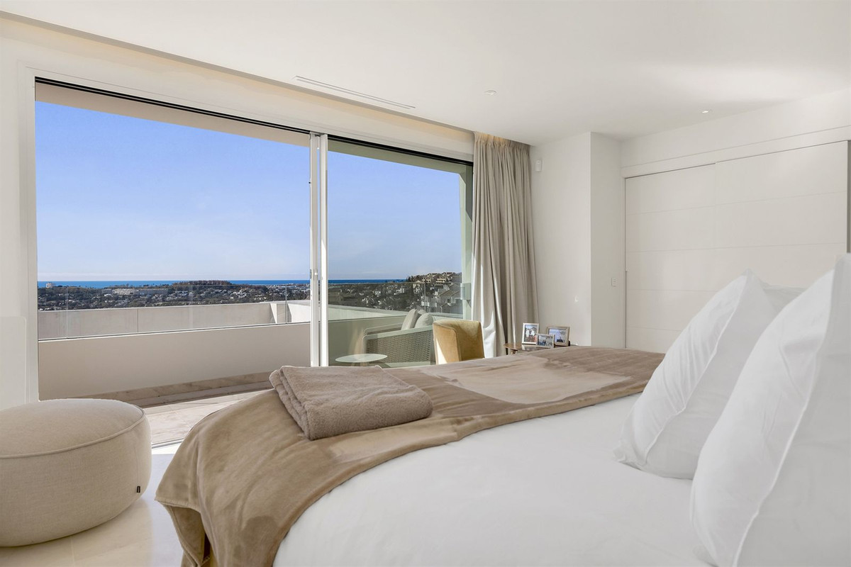 3 Bed Apartment for sale in Nueva Andalucía Costa Del Sol, Málaga, Spain