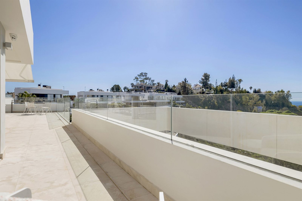 3 Bed Apartment for sale in Nueva Andalucía Costa Del Sol, Málaga, Spain