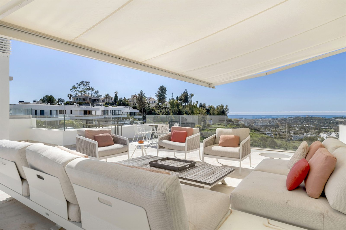 3 Bed Apartment for sale in Nueva Andalucía Costa Del Sol, Málaga, Spain